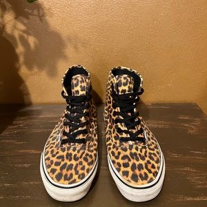 Vans classic sneakers in cheetah print! Good condition